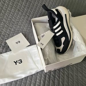 adidas- Y-3 Qisan Cozy ‘Black Chalk Pearl’